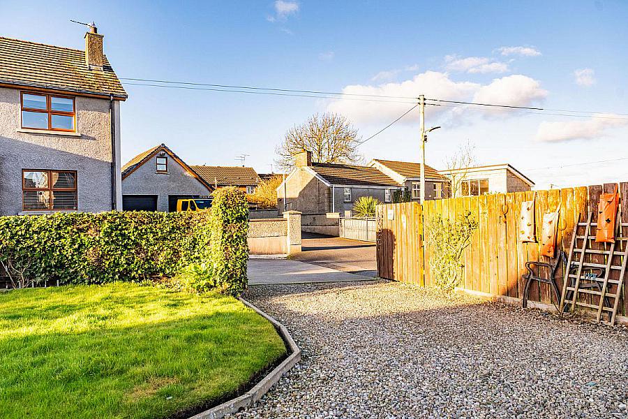 21B Glenmanus Village