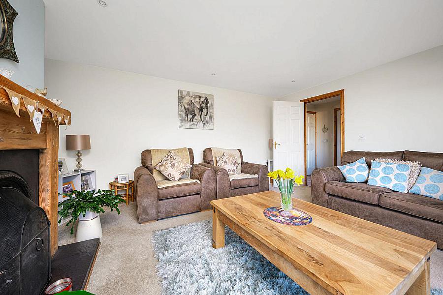 21B Glenmanus Village