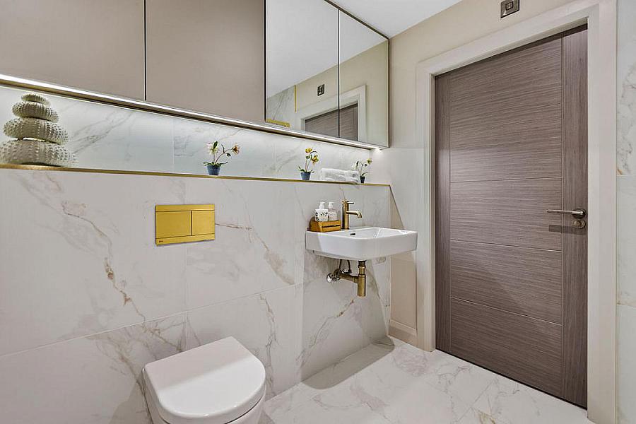 13 Six West, Apt 5, 17 The Promenade