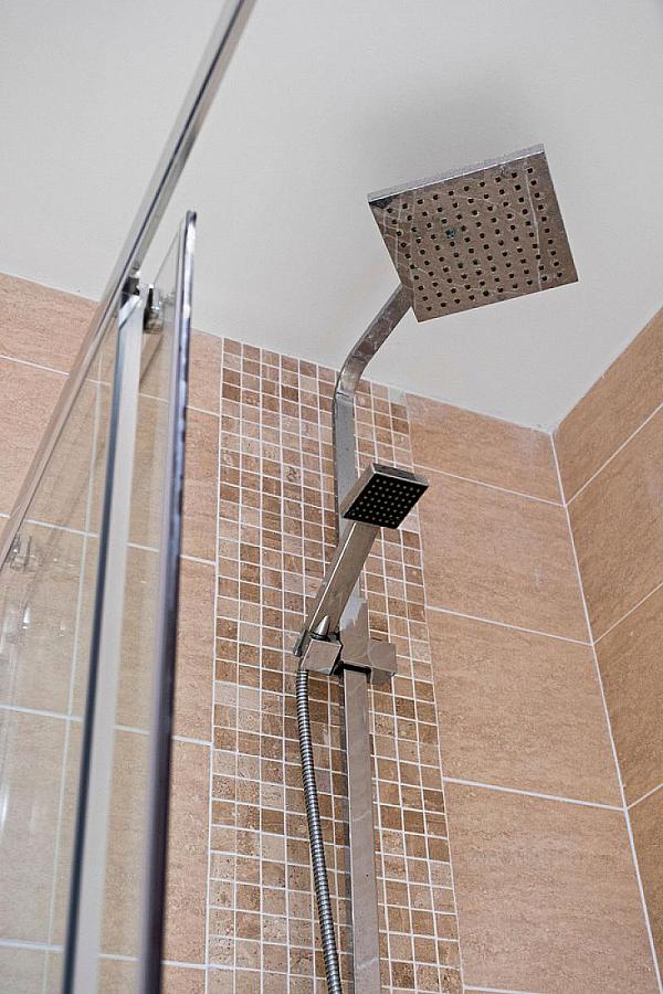 26 Hopefield Gardens