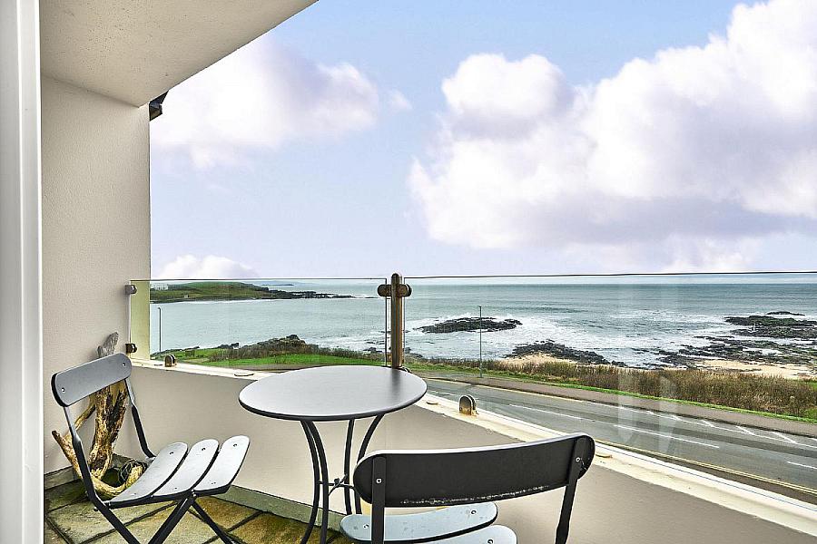 6 Dunsandel, 43 Beach Road