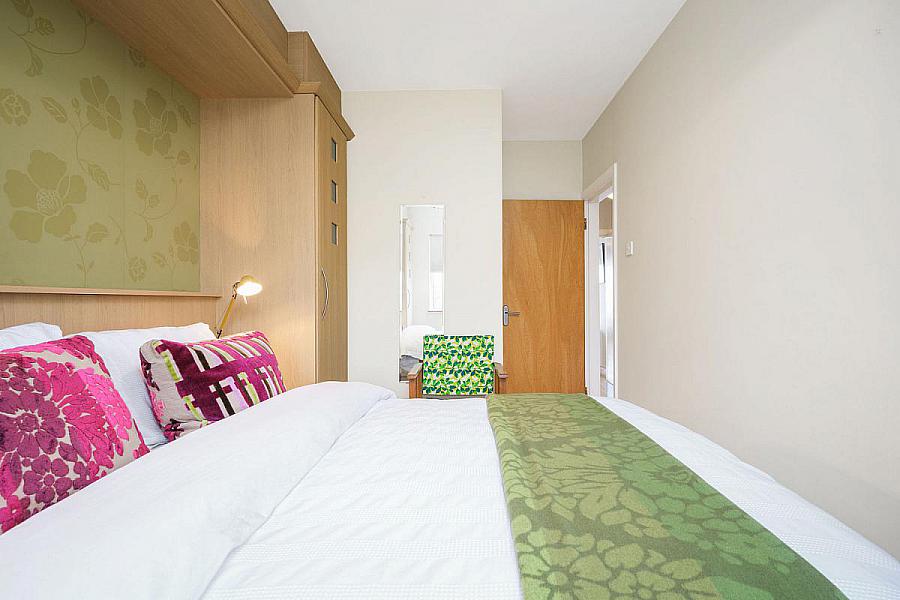 6 Dunsandel, 43 Beach Road