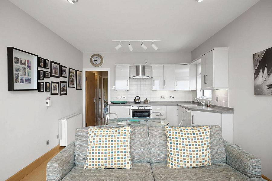 6 Dunsandel, 43 Beach Road