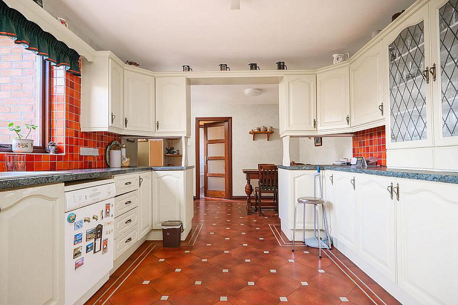 3 Adam Clarke Gardens