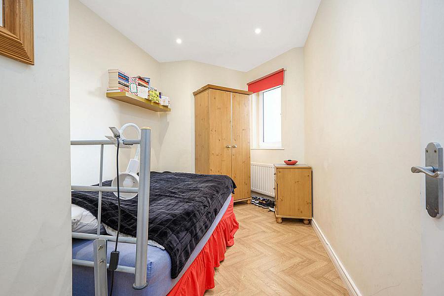 Apt 5, 6 Hillside House