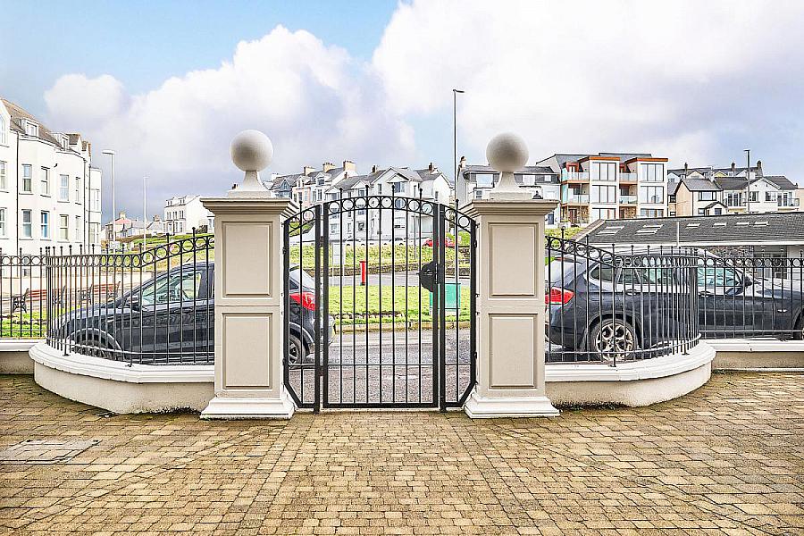 Apt 5, 6 Hillside House