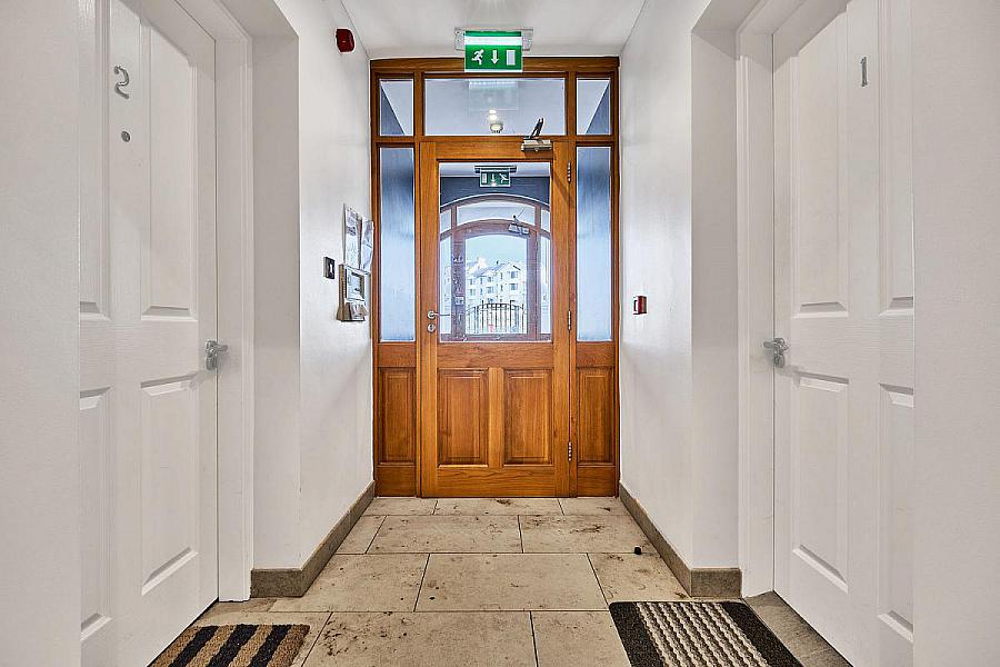 Apt 5, 6 Hillside House