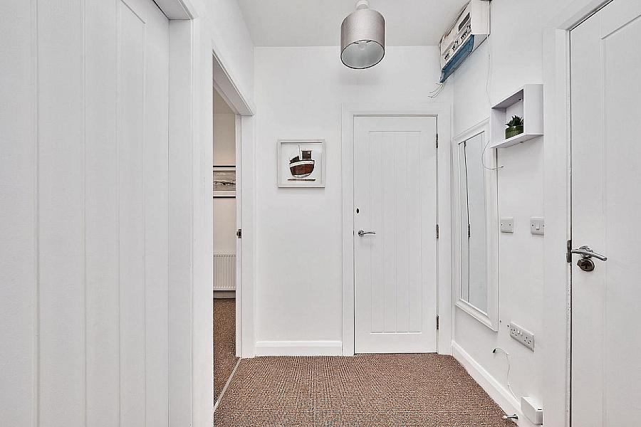 Apartment 2, 27 Eglinton Street