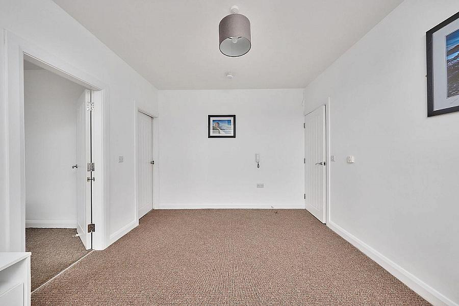 Apartment 2, 27 Eglinton Street