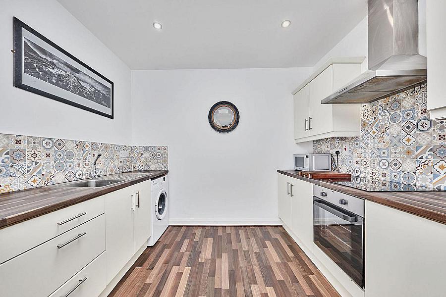 Apartment 2, 27 Eglinton Street