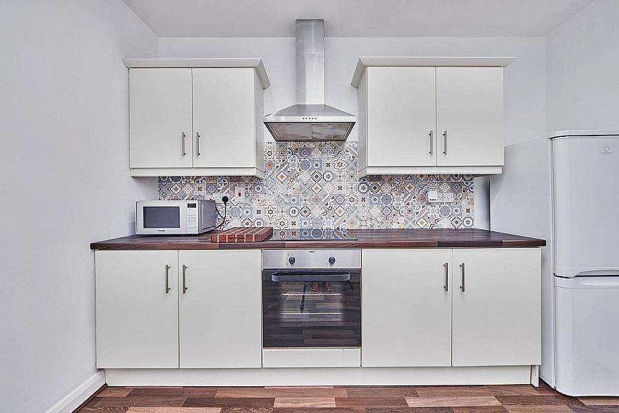 Apartment 2, 27 Eglinton Street