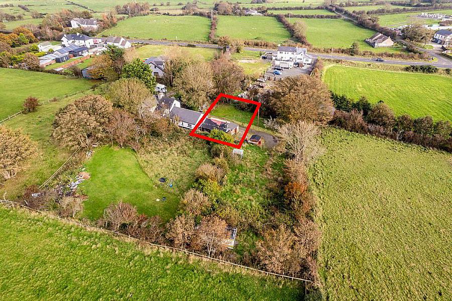 Cottage & Land At 10 Maddy Benny Park