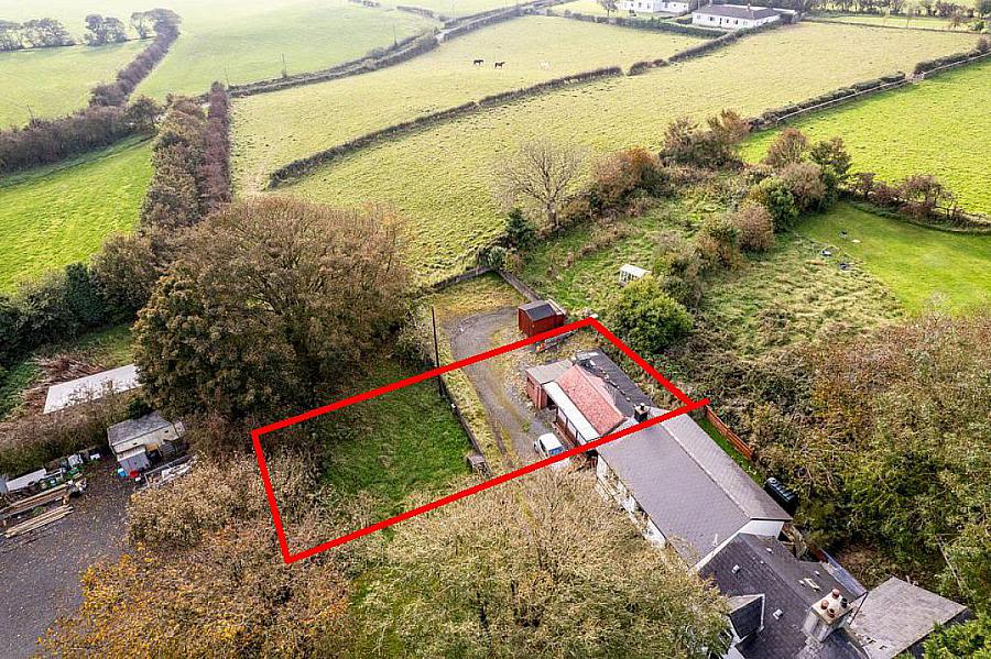 Cottage & Land At 10 Maddy Benny Park