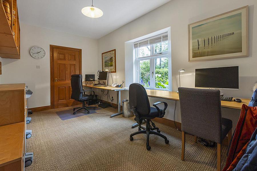 3 Drumslade Road