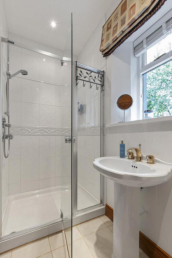 3 Drumslade Road
