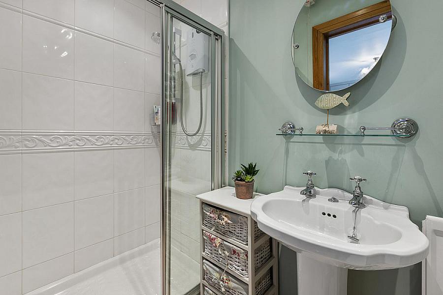 3 Drumslade Road