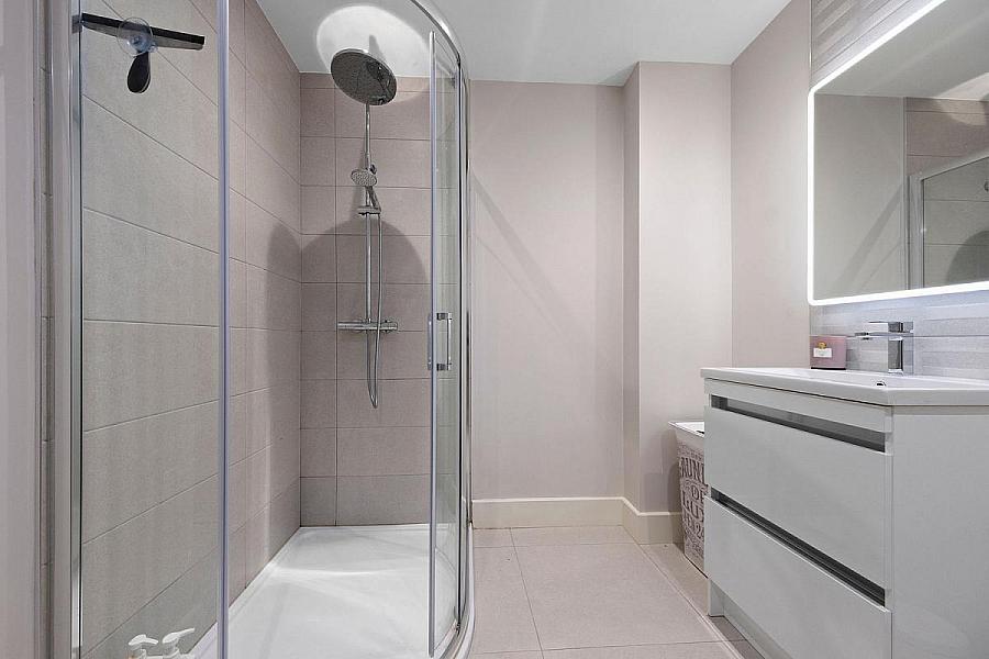 8 Castlelinn, 2-6 Bath Road