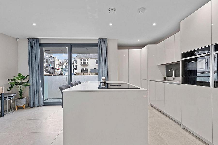 8 Castlelinn, 2-6 Bath Road