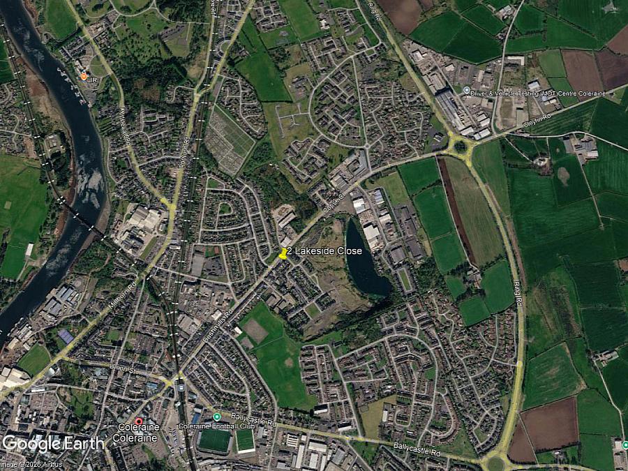 2 Lakeside Close