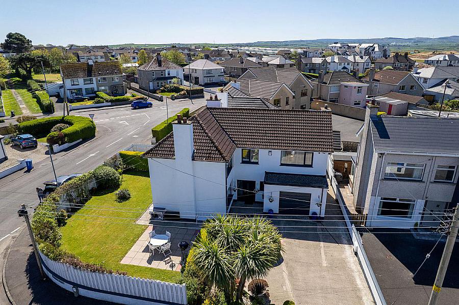 3 Royal Avenue