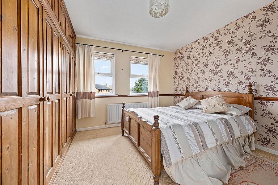 45 Woodford Park