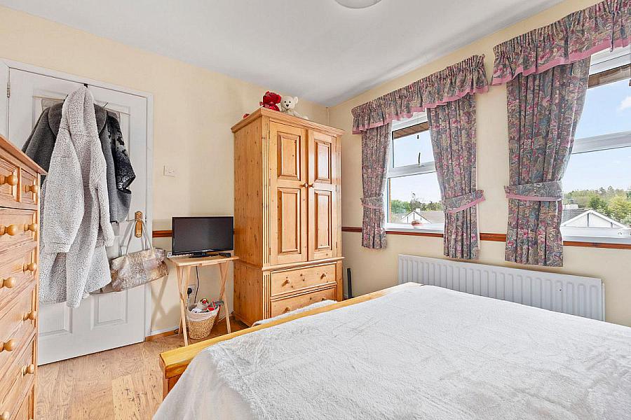45 Woodford Park
