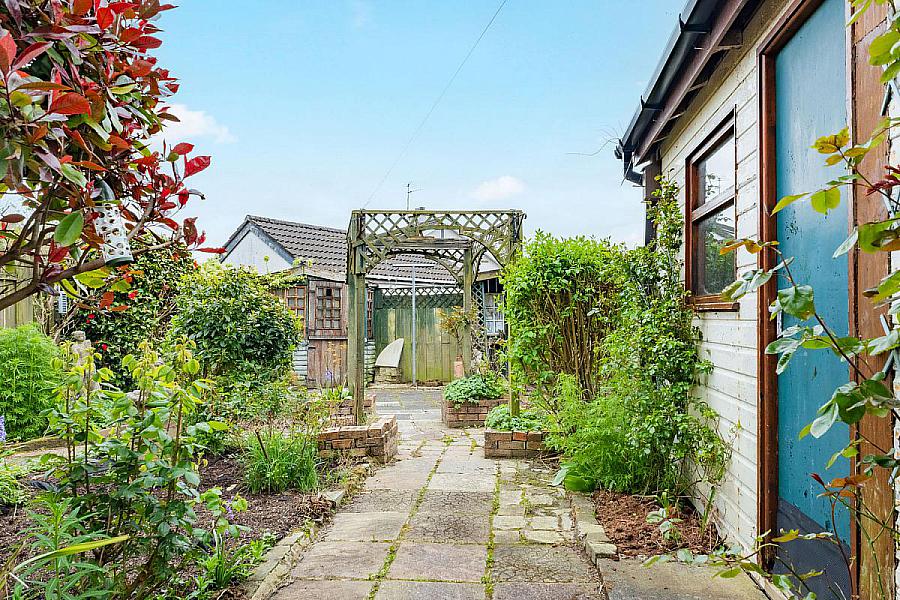 45 Woodford Park