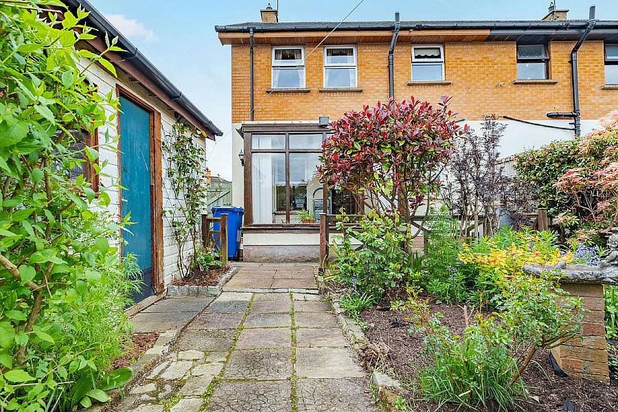 45 Woodford Park