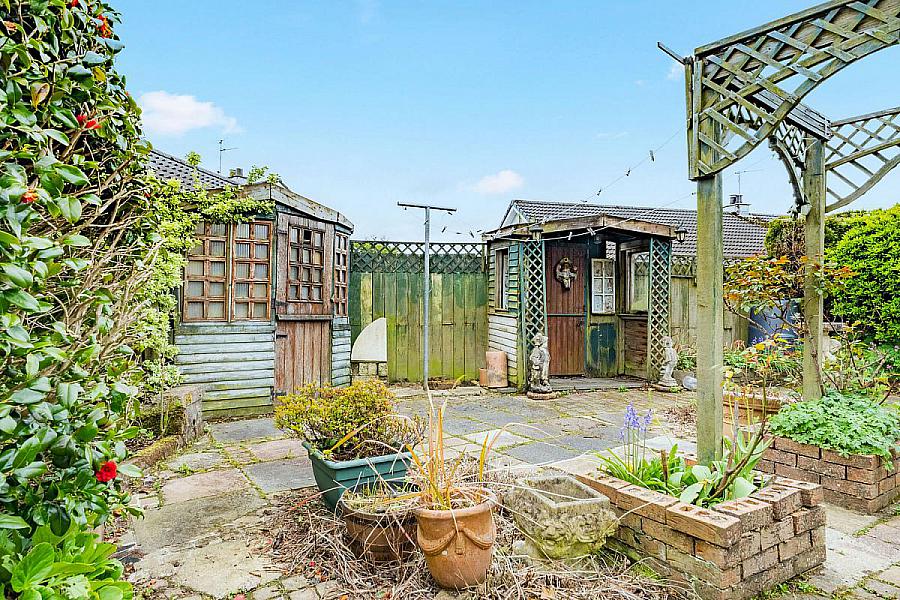 45 Woodford Park