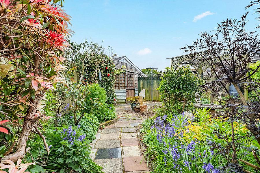 45 Woodford Park