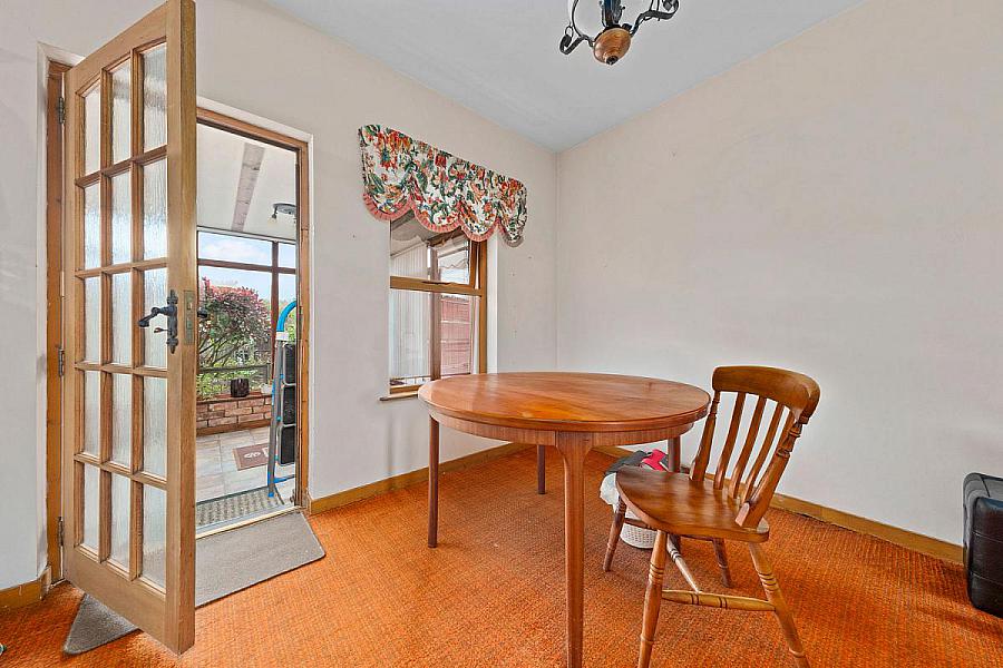 45 Woodford Park