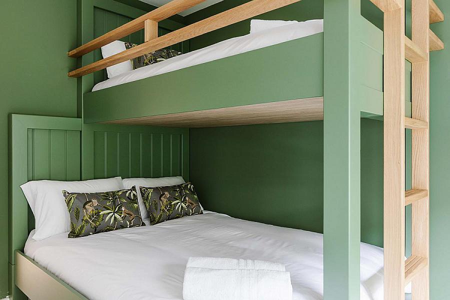 Apt 1, 7 Pier West, Kerr Street