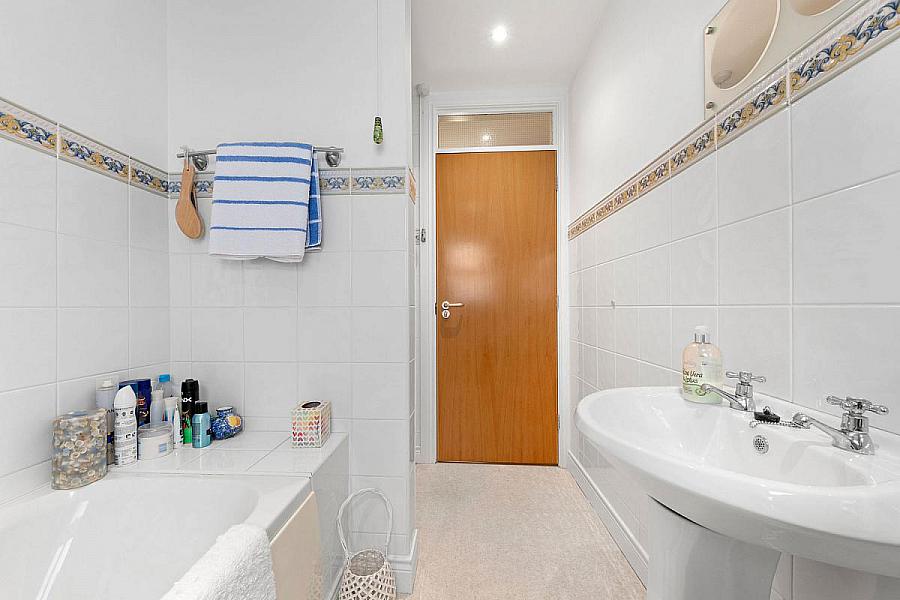 7C Causeway View Terrace