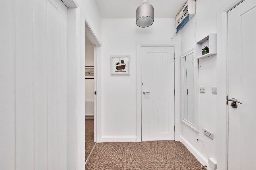 Apartment 2, 27 Eglinton Street