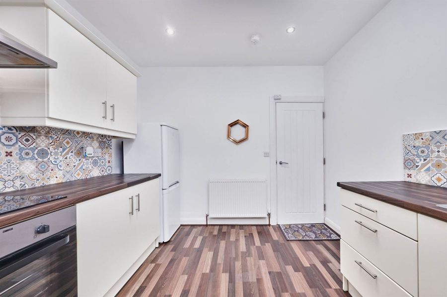 Apartment 2, 27 Eglinton Street