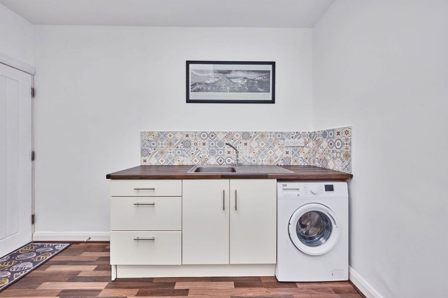 Apartment 2, 27 Eglinton Street