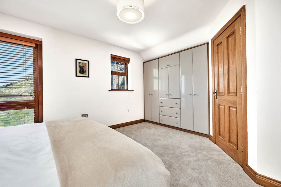 34 Strand Road