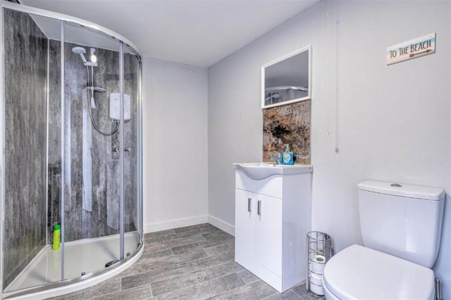 Apt 1, 2 Dunluce Avenue