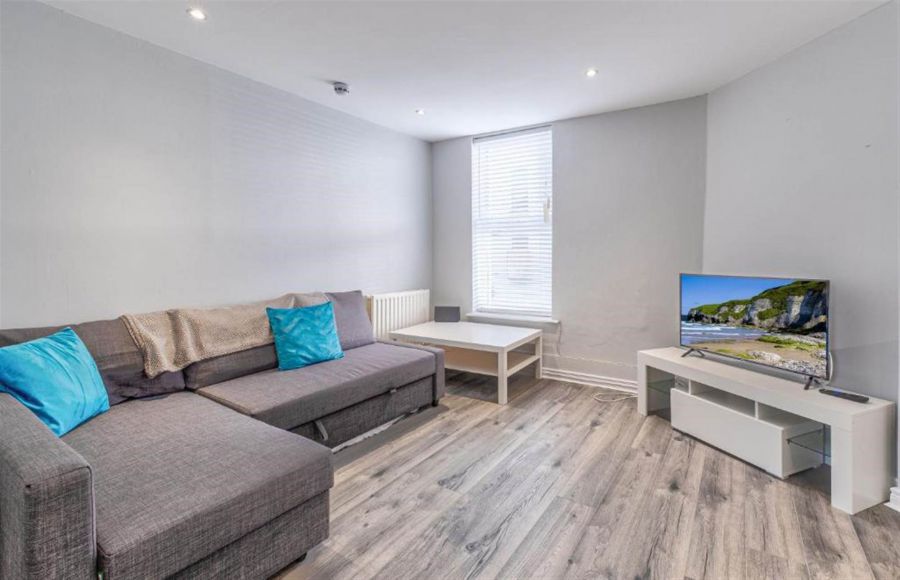 Apt 1, 2 Dunluce Avenue
