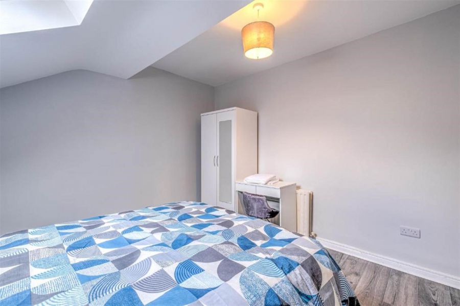 Apt 2, 2 Dunluce Avenue