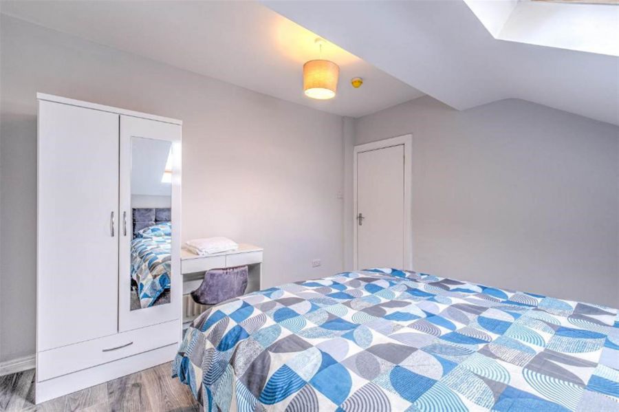 Apt 2, 2 Dunluce Avenue