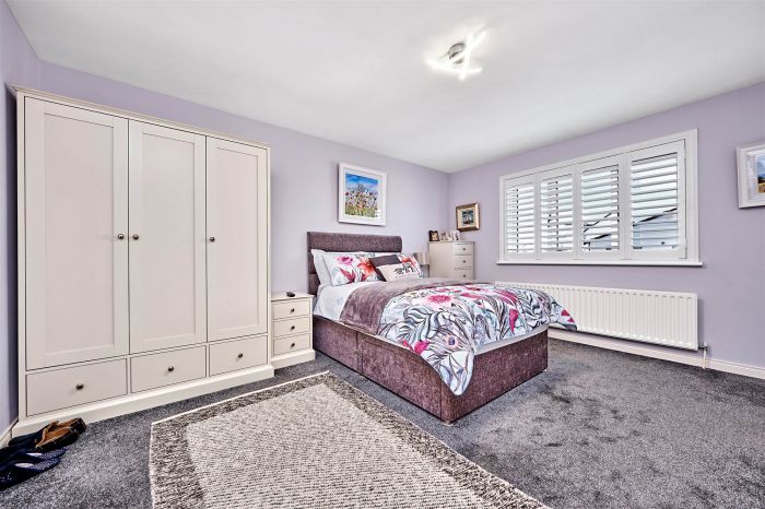9 Meadow Park