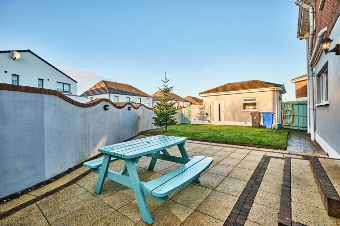 9 Meadow Park