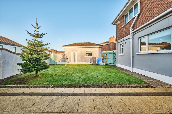 9 Meadow Park