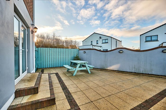 9 Meadow Park