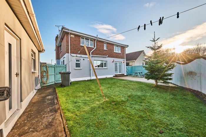 9 Meadow Park