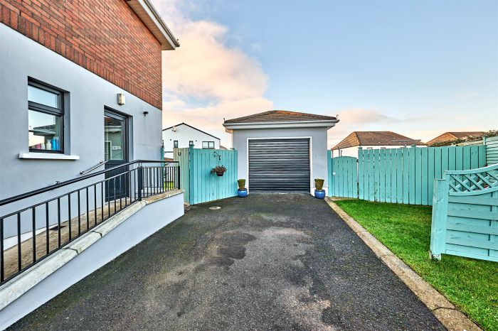 9 Meadow Park