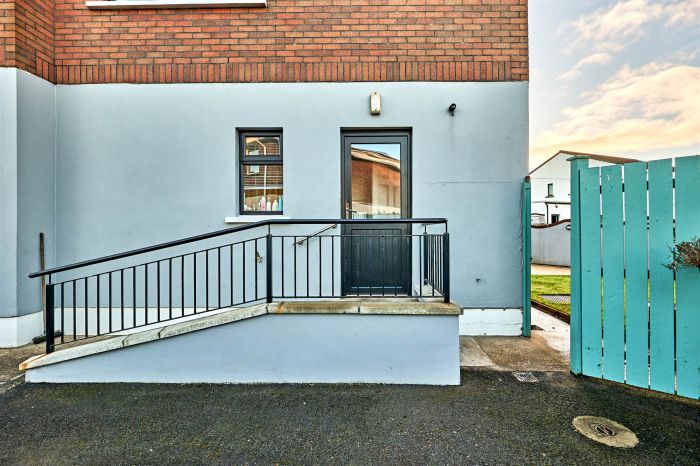 9 Meadow Park