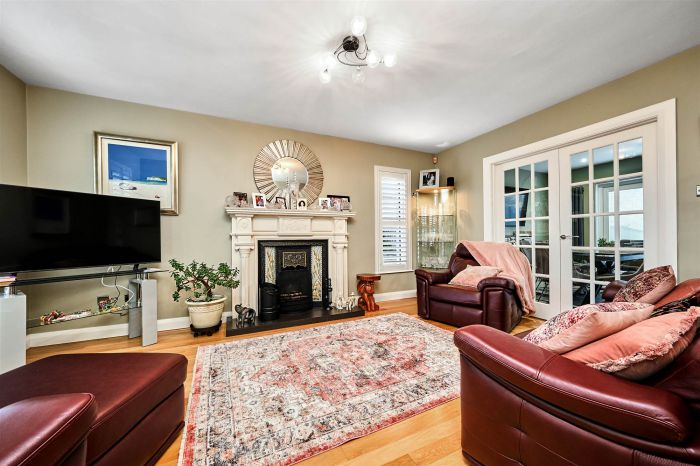 9 Meadow Park
