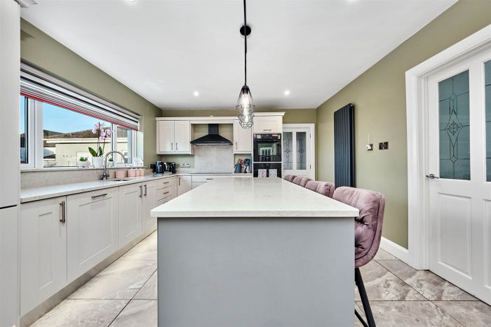 9 Meadow Park